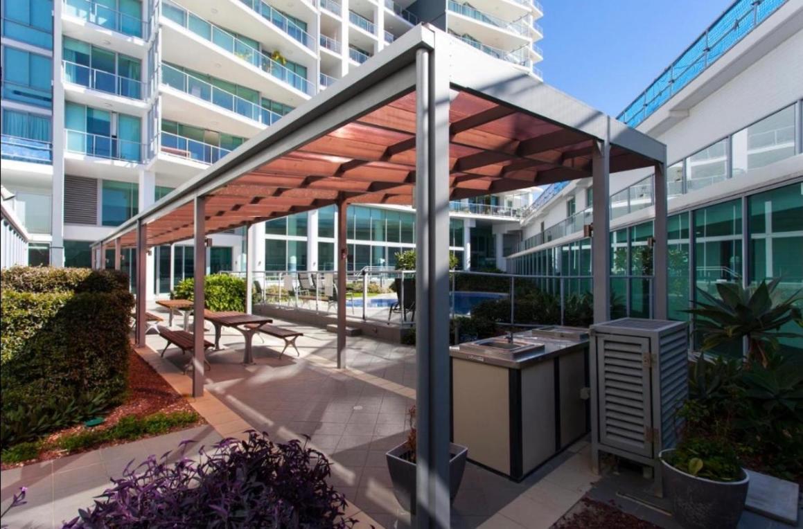 Marina Ocean View At The Shores Gold Coast Eksteriør billede